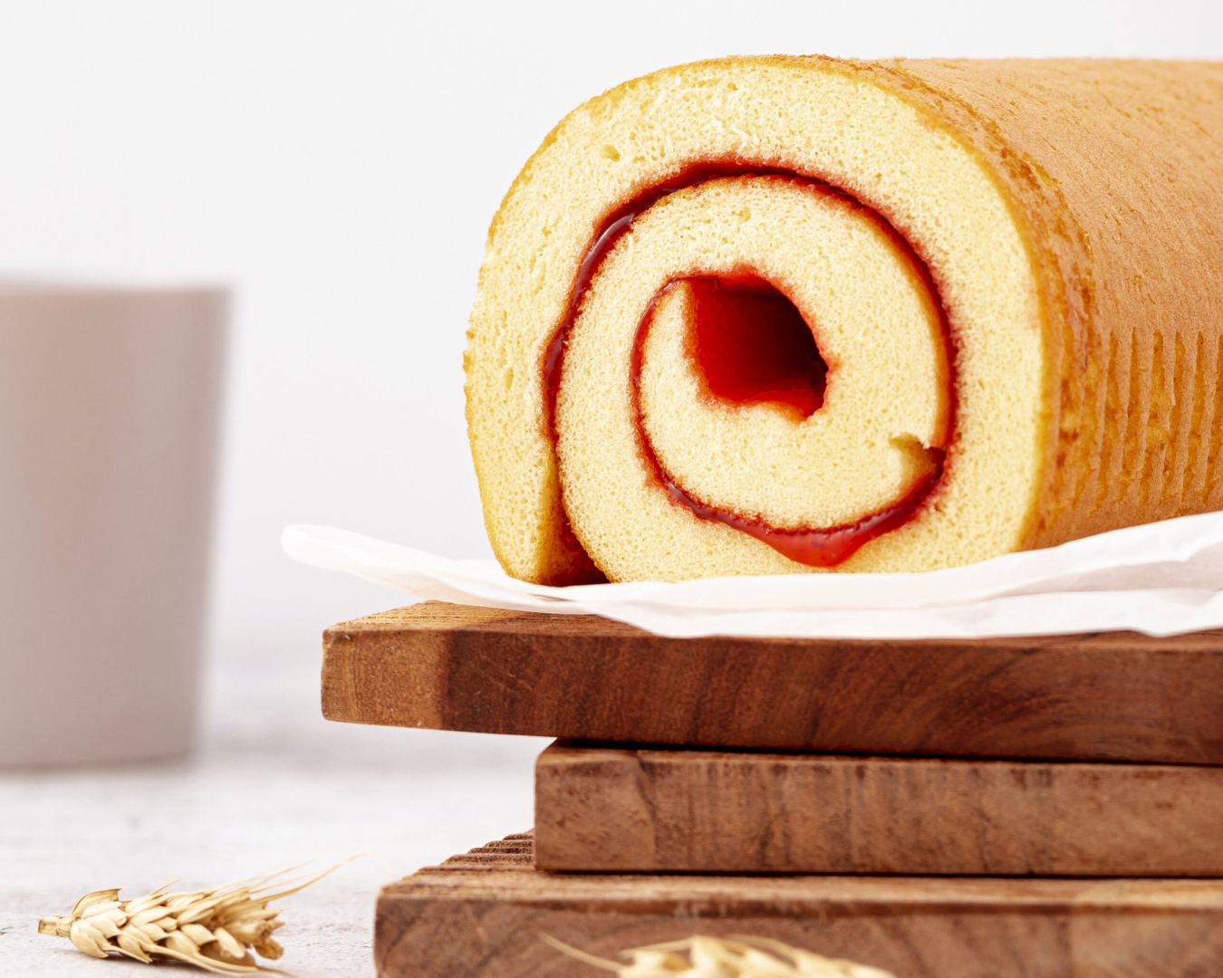 HUSEINI VANILLA SWISS ROLL 275GM